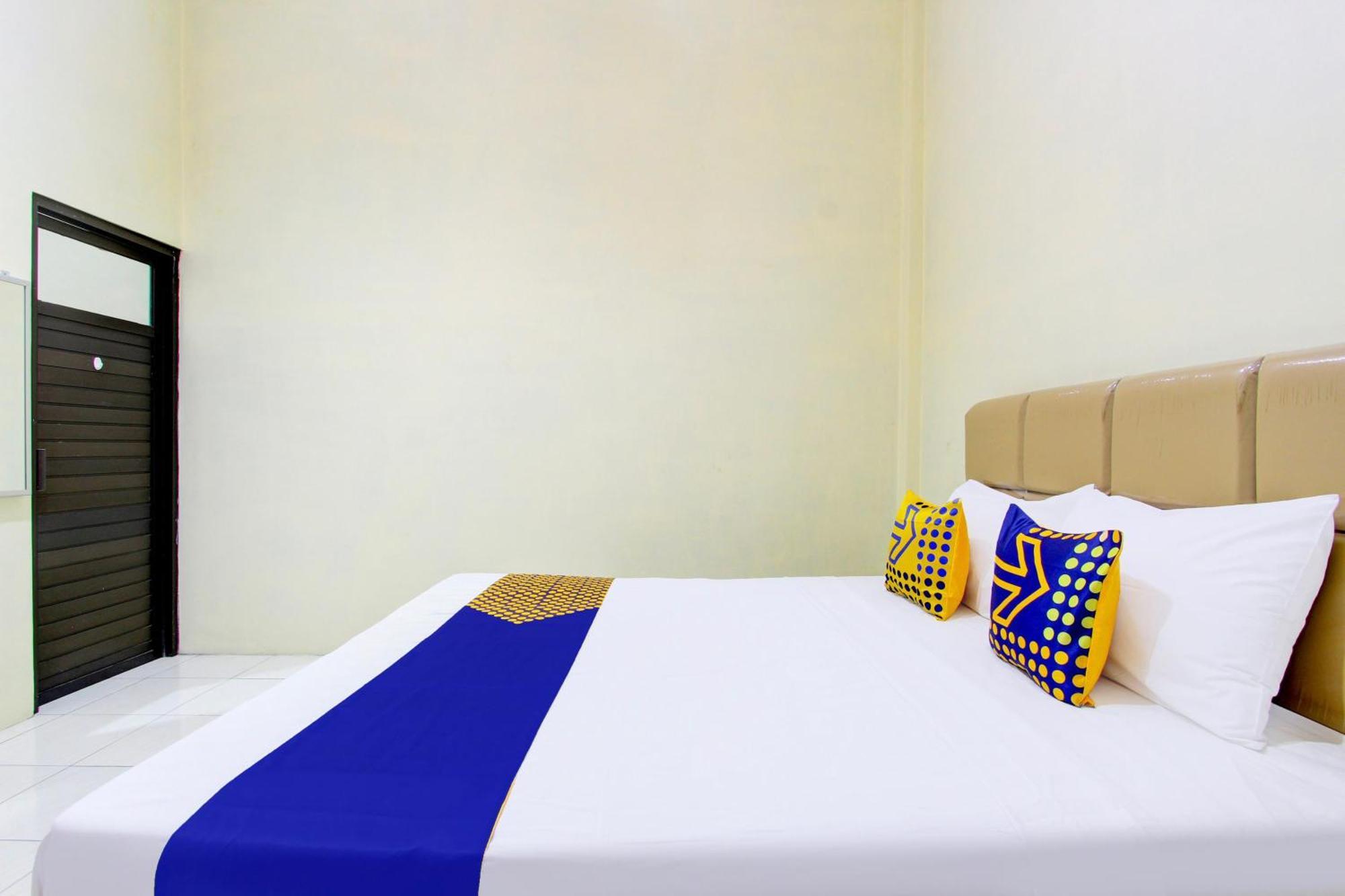 Spot On 93245 Guest House Mulia Dua Syariah Klaten Exteriör bild