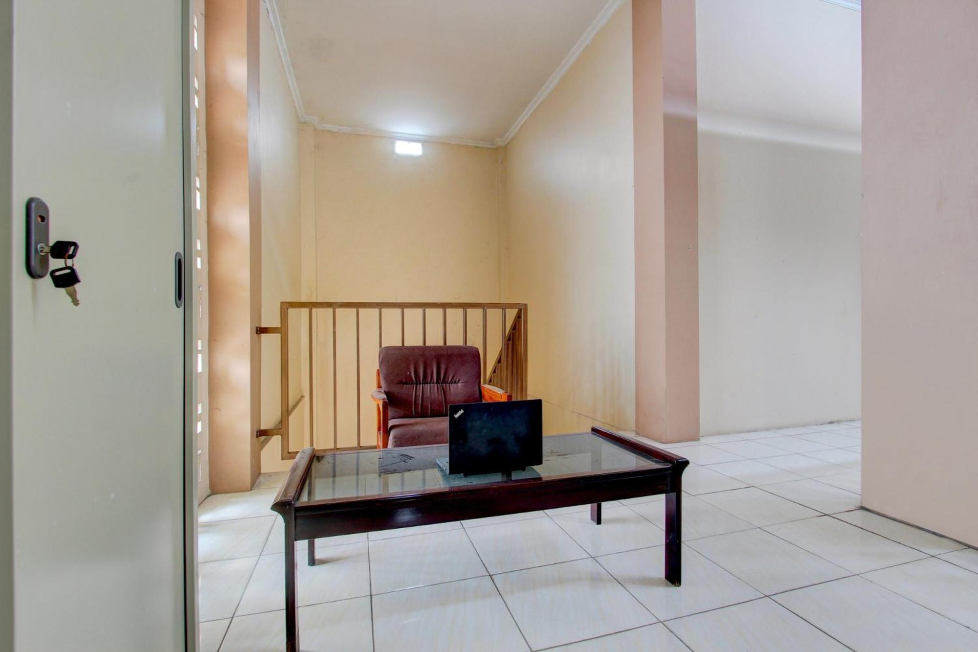 Spot On 93245 Guest House Mulia Dua Syariah Klaten Exteriör bild