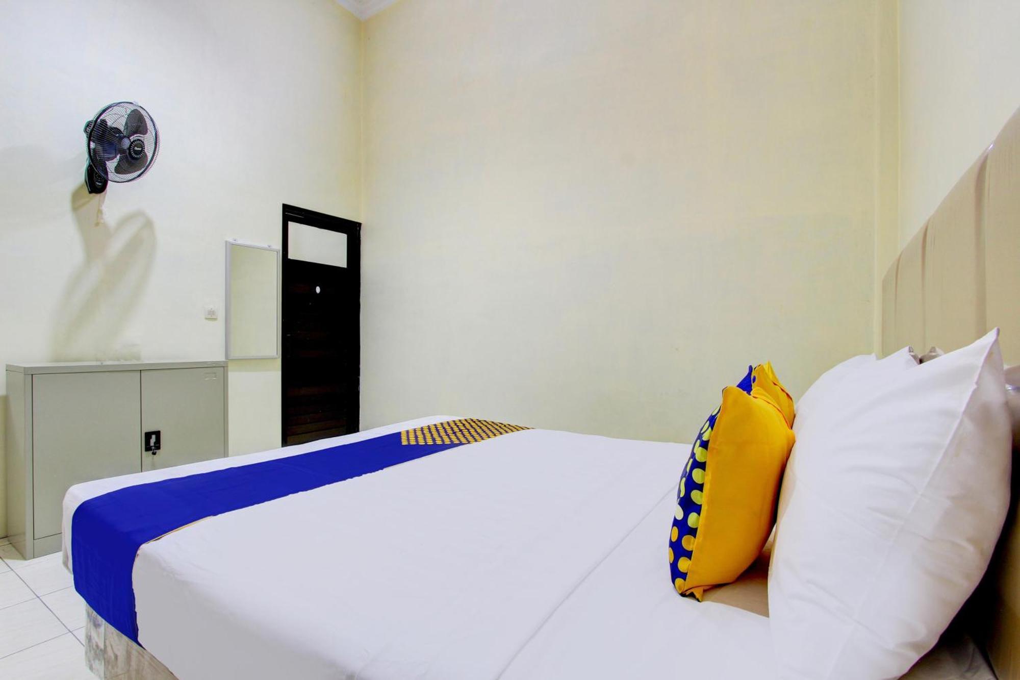 Spot On 93245 Guest House Mulia Dua Syariah Klaten Exteriör bild