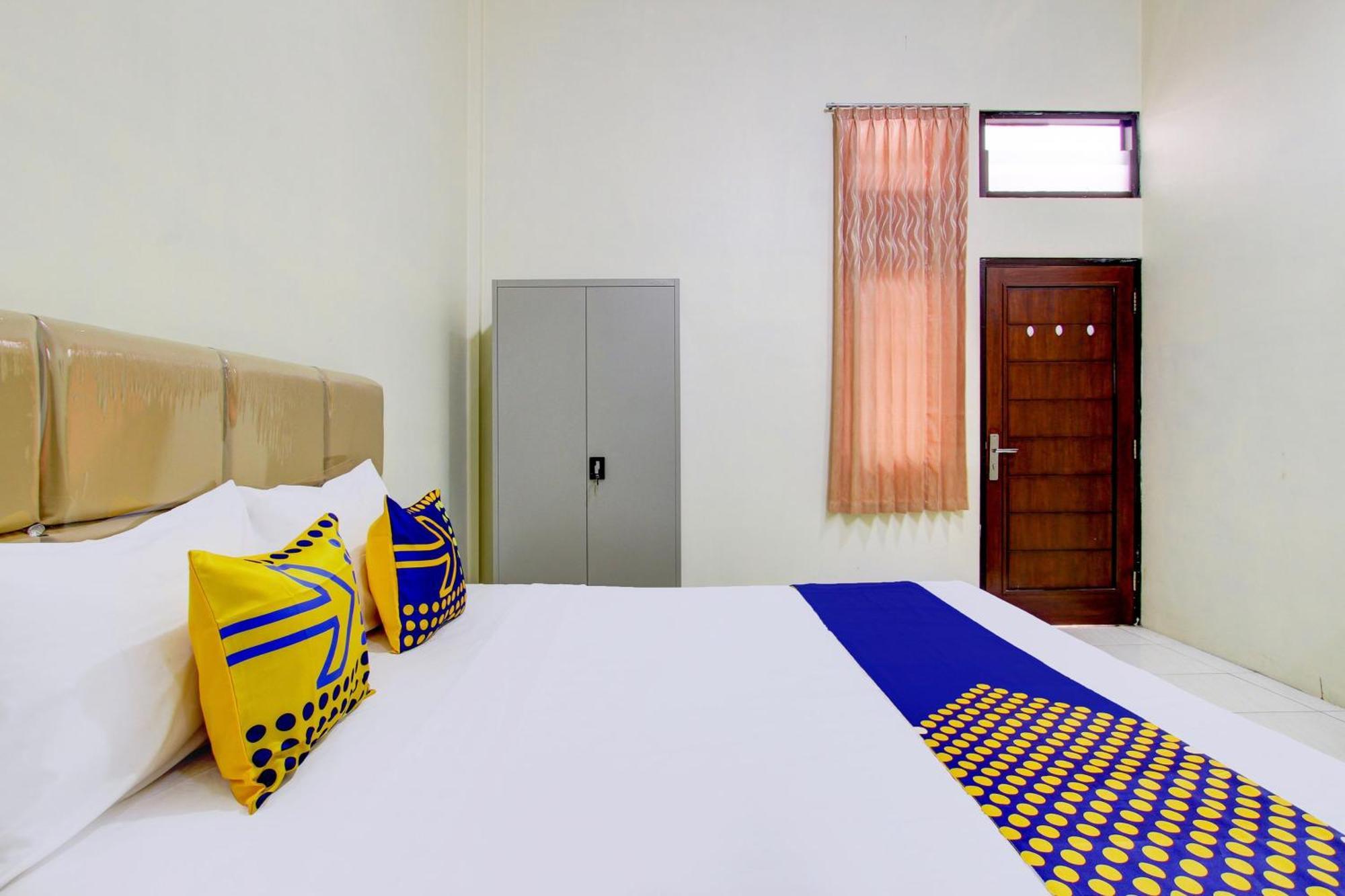 Spot On 93245 Guest House Mulia Dua Syariah Klaten Exteriör bild