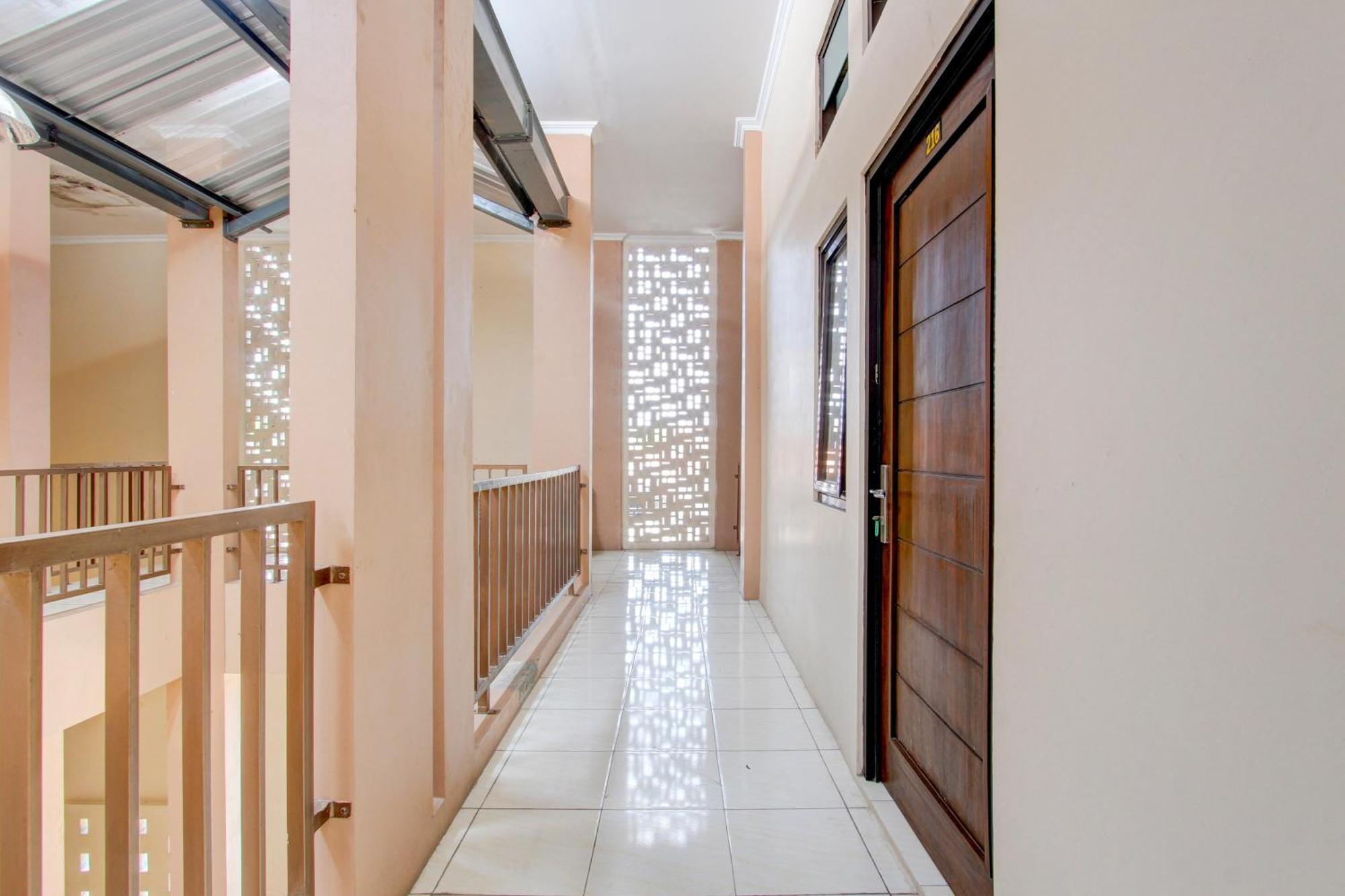 Spot On 93245 Guest House Mulia Dua Syariah Klaten Exteriör bild