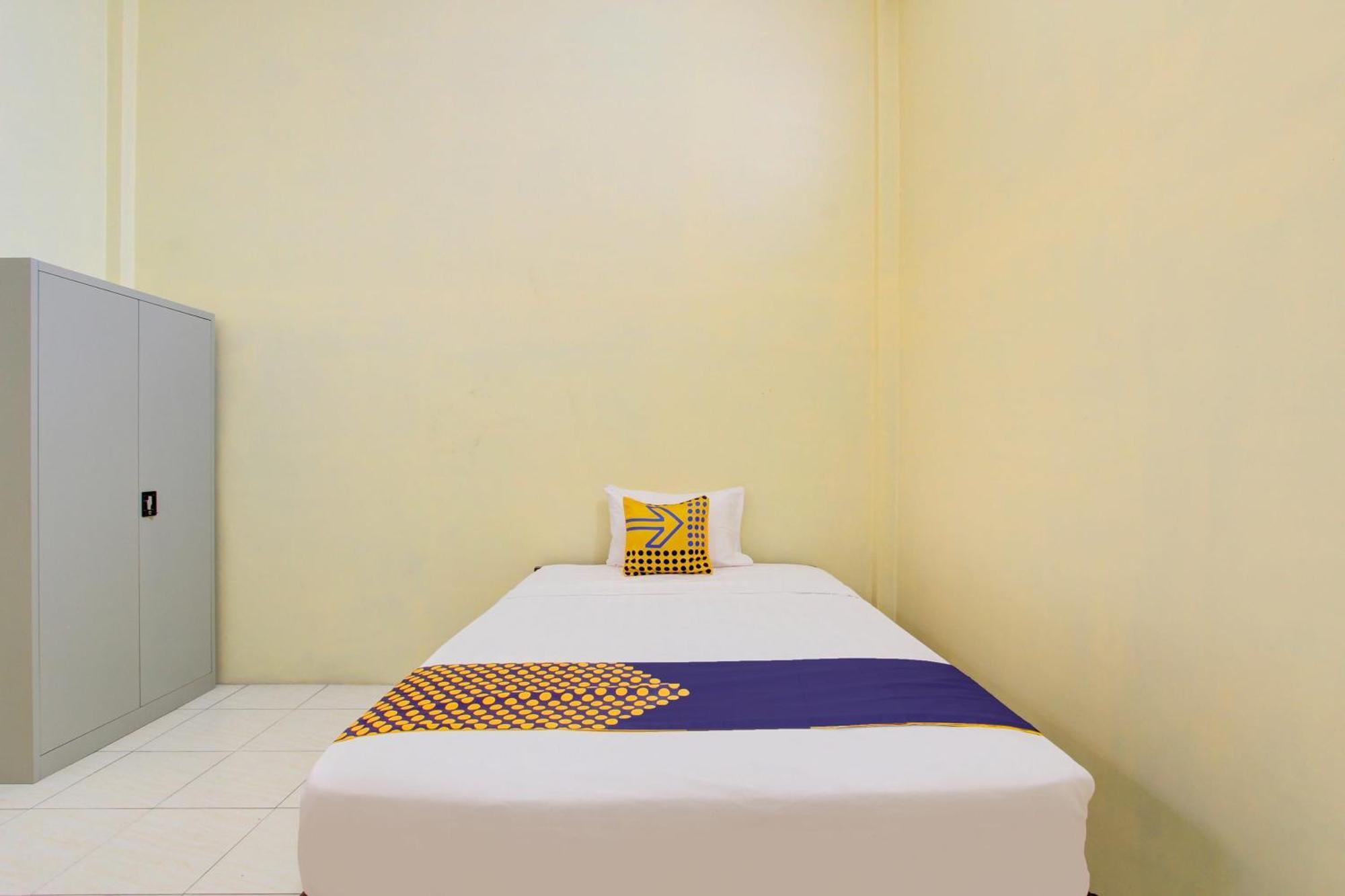 Spot On 93245 Guest House Mulia Dua Syariah Klaten Exteriör bild